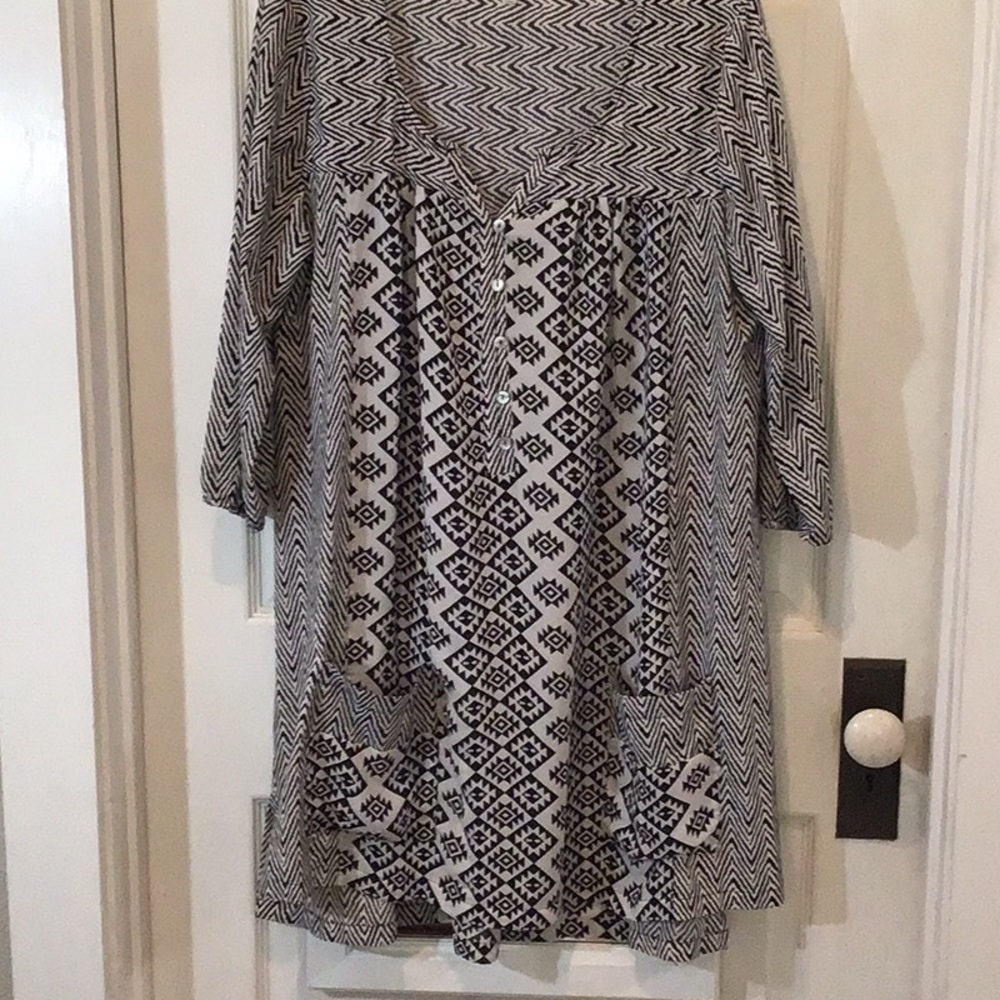 Black and White Geometric Pattern Dress
